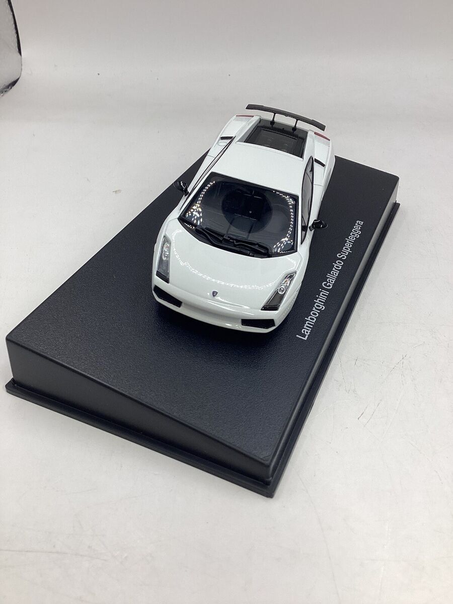 Lamborghini Modellini d'auto: Lamborghini Gallardo LP570-4 Superleggera 2010 weiss / – Nuovo e nell'imballaggio originale da Gerlafingen venduto da espero88 3