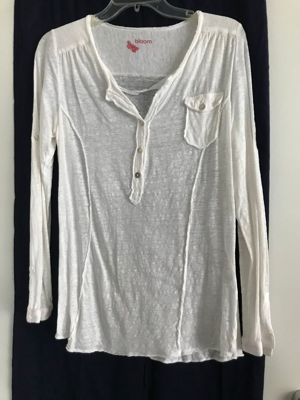T-shirts: Bloom Shirt weiss – D'occasion à Zumikon par Uranus88