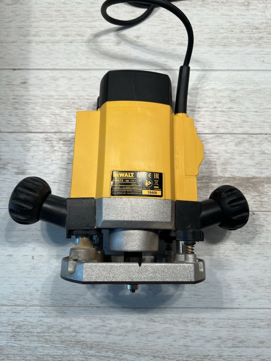 Toutes les machines: DEWALT Oberfräse DW 615 – D'occasion à Huttwil par luk_9tdh 1