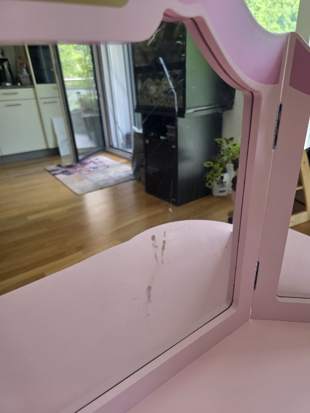 Set di tavolo e panche: Kindertisch Prinzessin Rosa mit Hocker & Spiegel – Usato da Zwingen venduto da Vader. 2