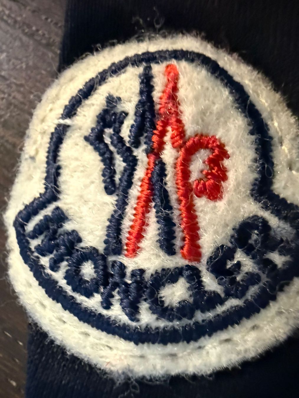 Moncler T-shirt: Moncler t-shirt bleu marine – Nuovo (secondo la descrizione) da Gimel venduto da fan_8tvc 6