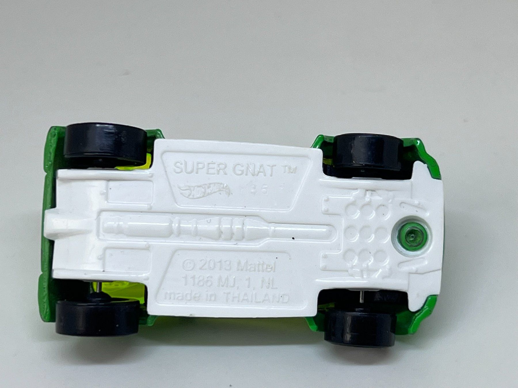 Hot Wheels Modellautos: Hot Wheels Super Gnat #252 – Gebraucht aus Wildegg von LaaBoutique 3