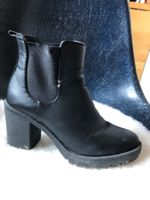 Lily Shoes paire de Bottine Chelsea noires à talon 37