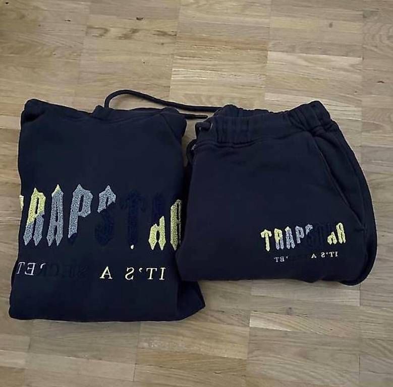 Pantalons: Trapstar Tracksuit (S) – D'occasion à Zürich par rub_87sh