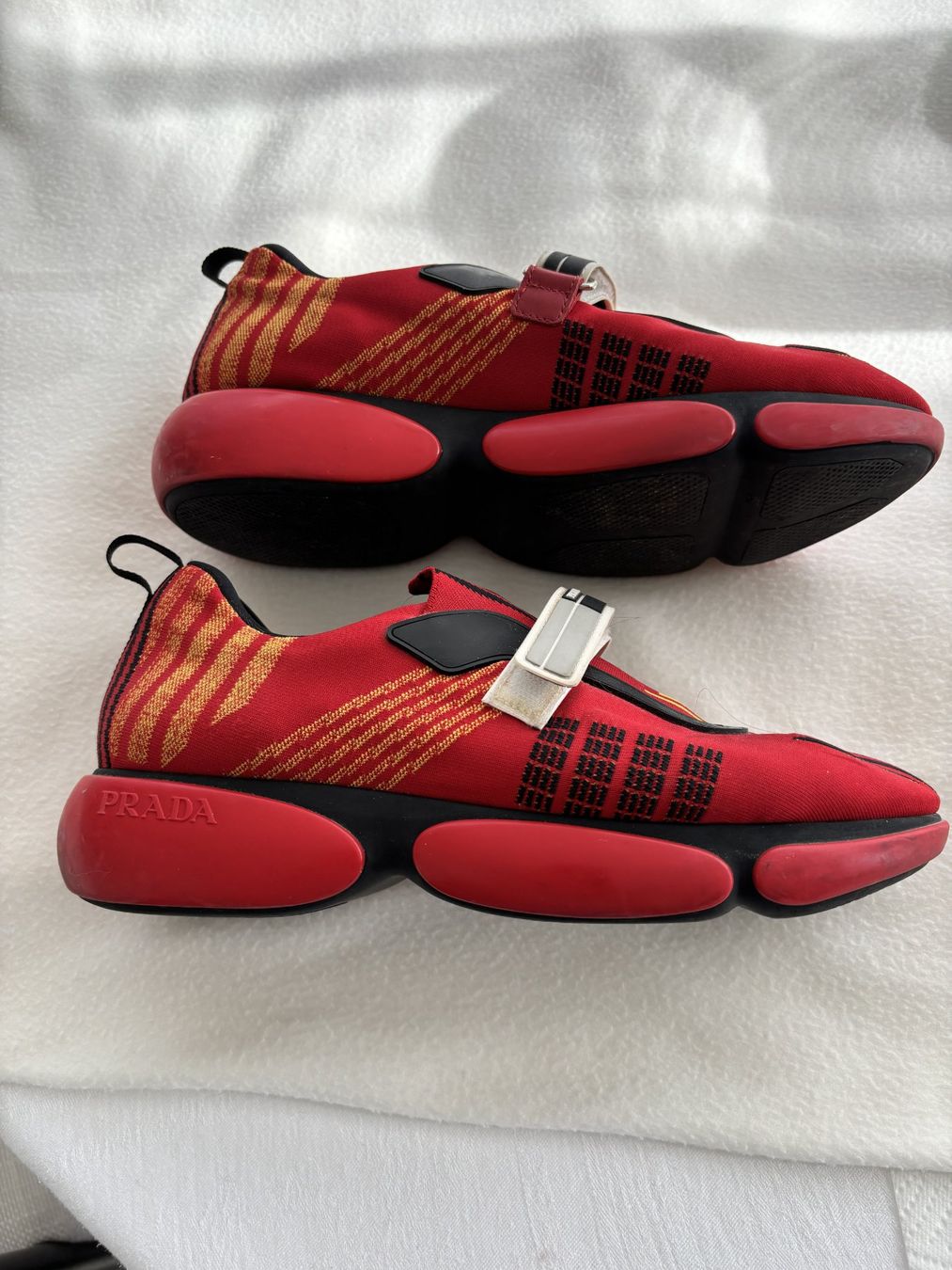 Scarpe da donna: Prada Sneakers, Rot, Grösse 40 – Usato da Binningen venduto da wici 1