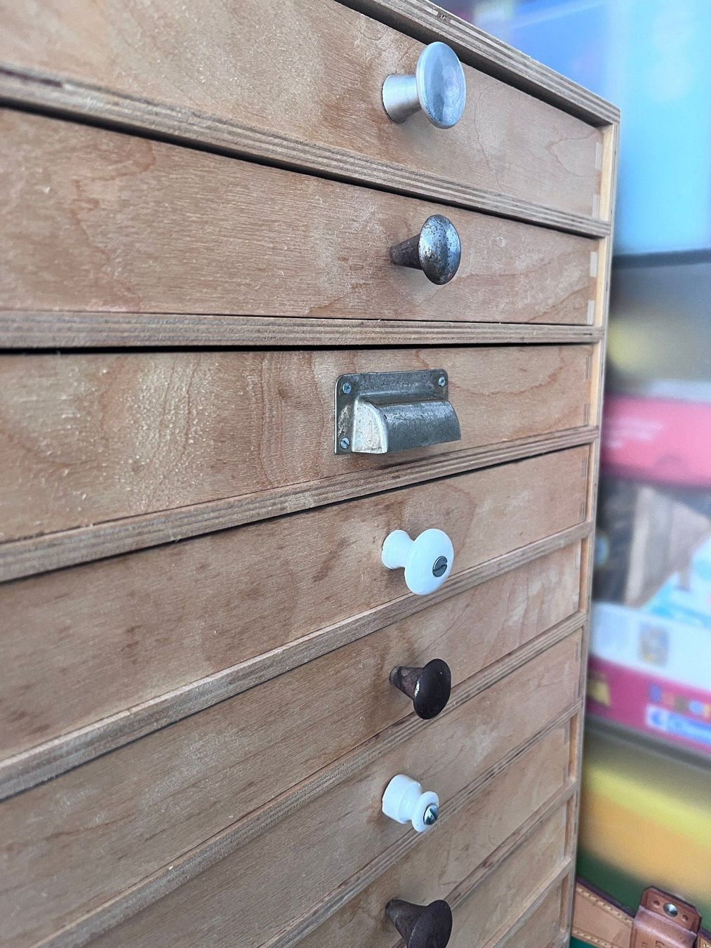 Eisenwaren: Vintage Schubladenknopf Metall weiss – Gebraucht aus Zürich von Ikle00 1