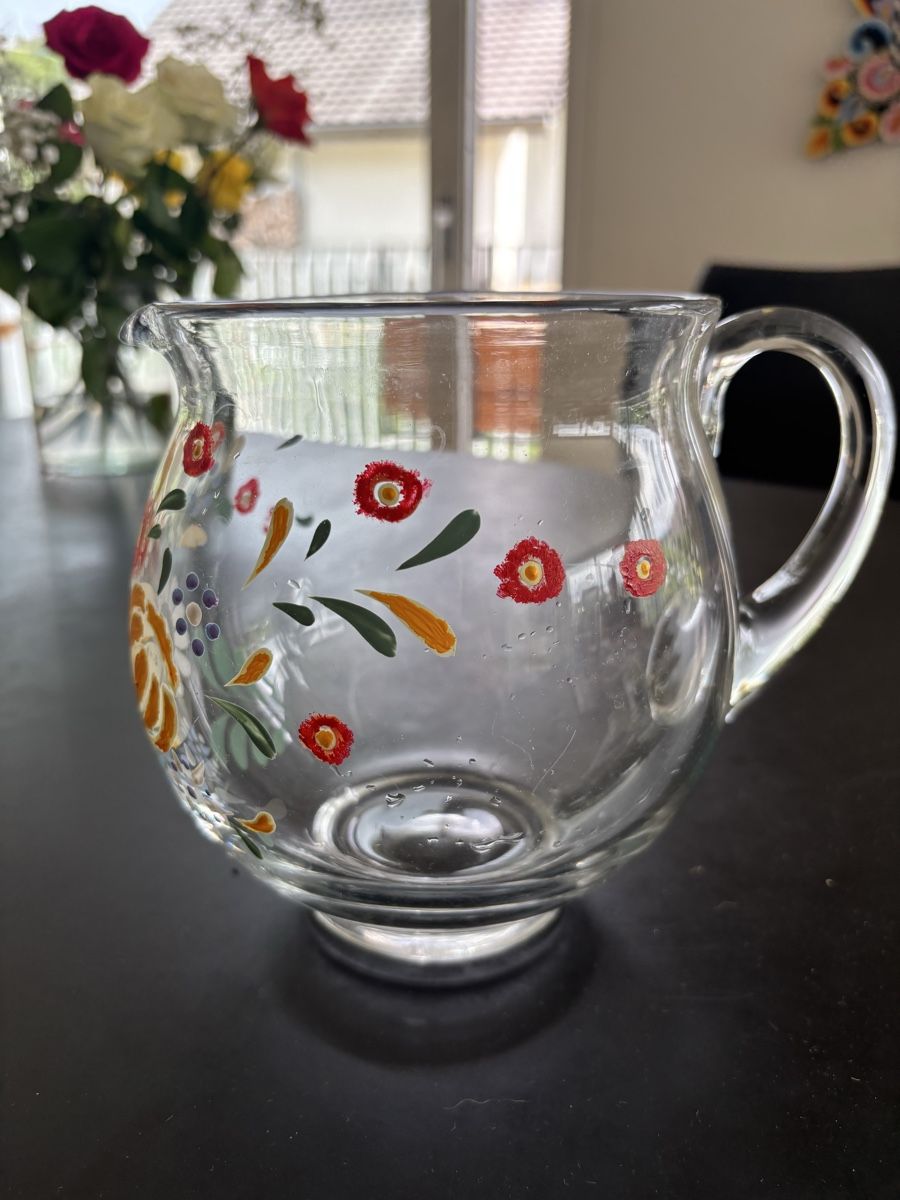 Caraffe: Handbemalter Glaskrug mit Blumenmuster, Frühlingsdeko – Usato da Wintersingen venduto da Symphoricarpos 1