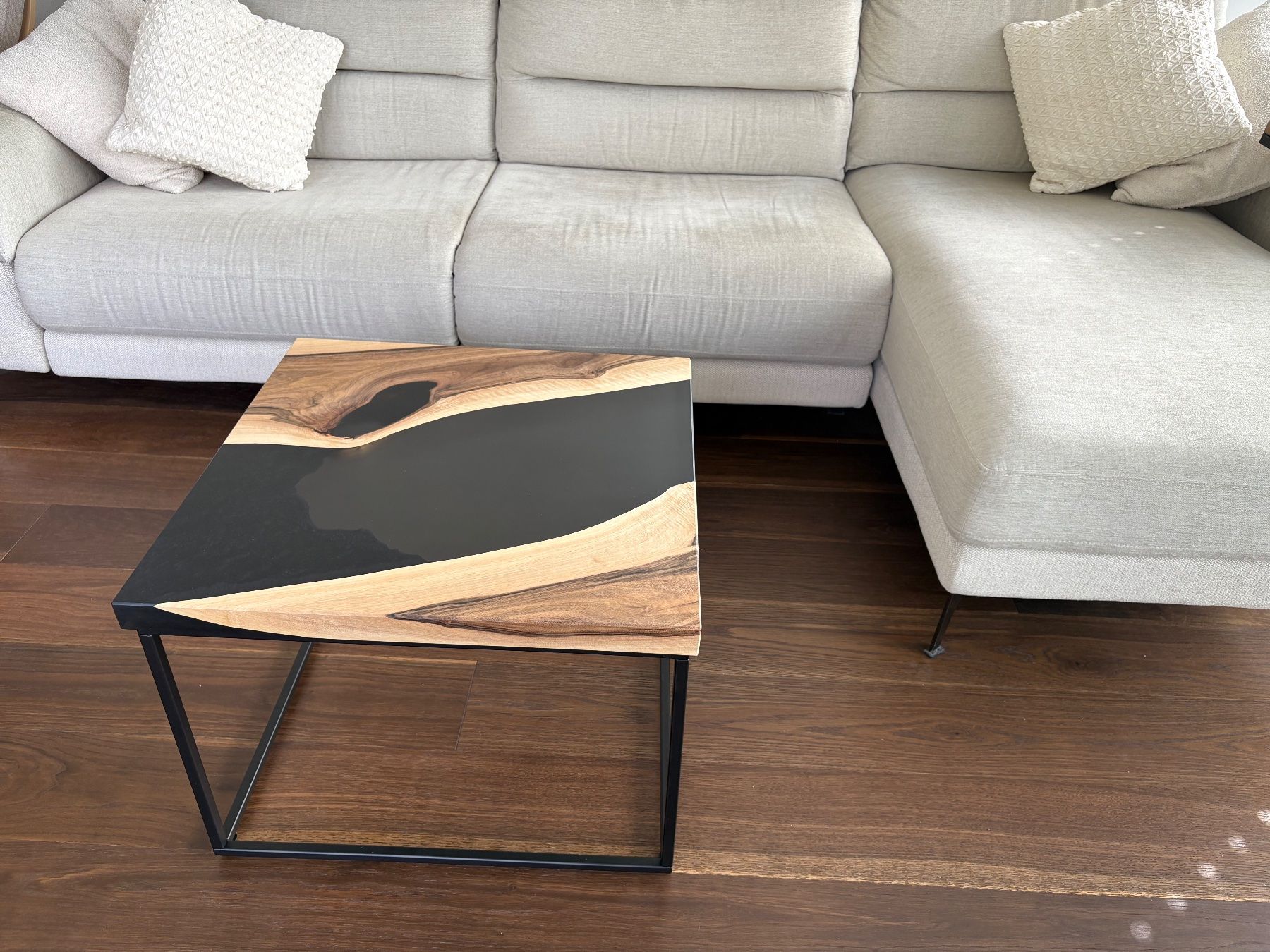 Tavoli: Couchtisch / Epoxidharz Tisch / Rivertable / Salontisch – Nuovo (secondo la descrizione) da Grellingen venduto da fablo_design 4