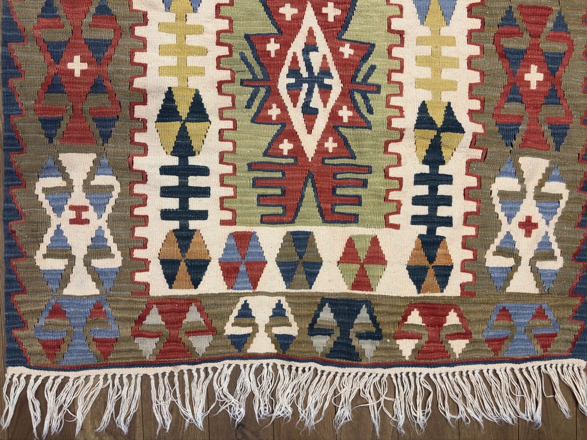 Kelim Tappeti: Wunderschöner bunter Kelim – Usato da Bennau venduto da Mayer_Carpets 6