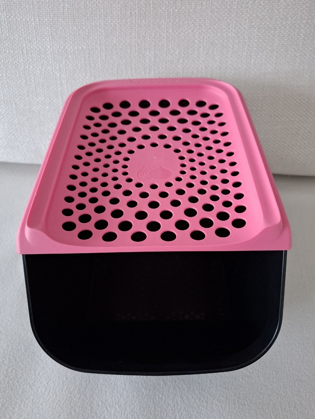 Tupperware Contenitori & Simili: Tupperware OnionSmart – Usato da Bottenwil venduto da Mhcl