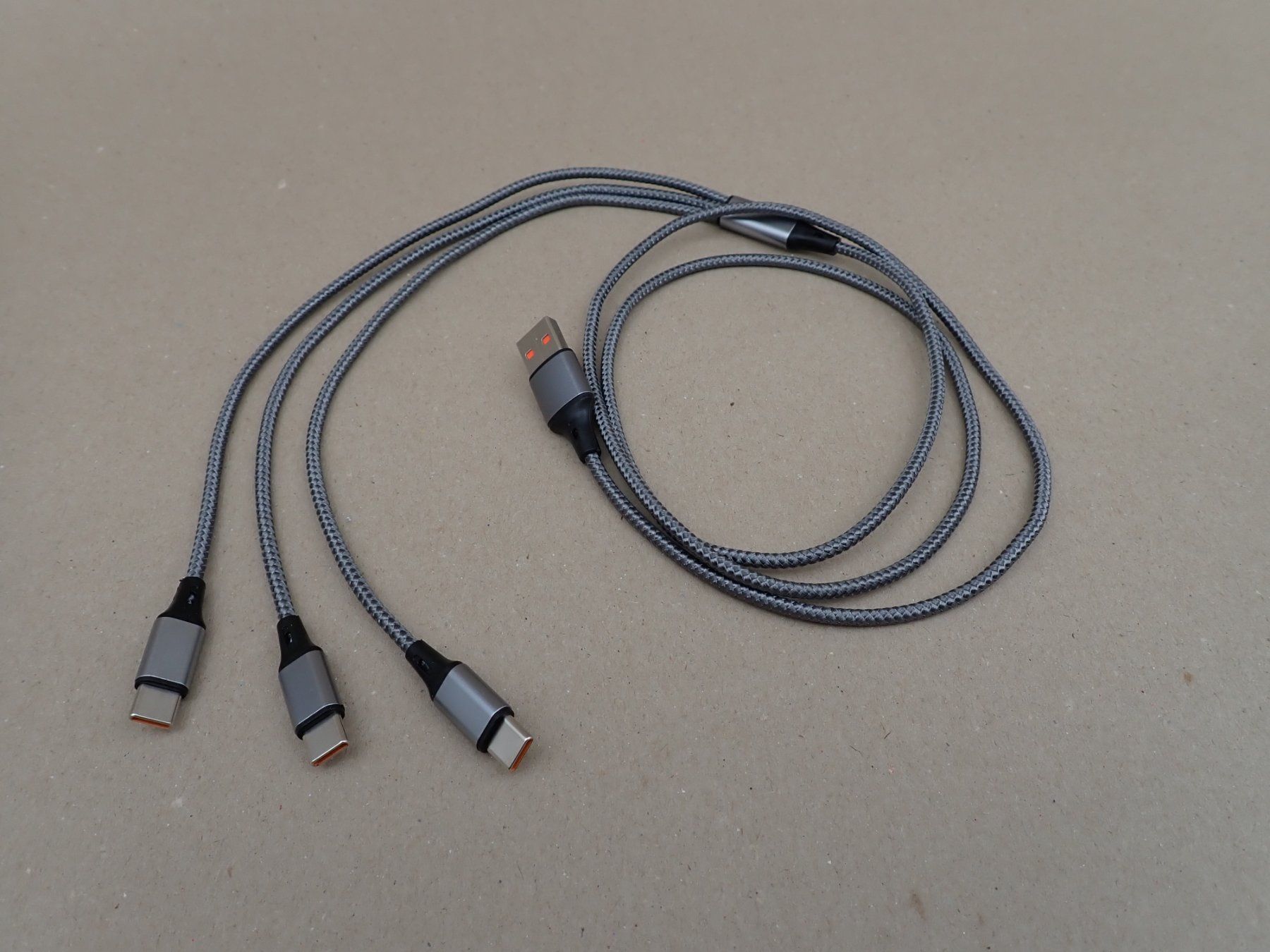 Caricabatterie: USB-Ladekabel 3 in 1 – Nuovo e nell'imballaggio originale da Lömmenschwil venduto da ritalin01