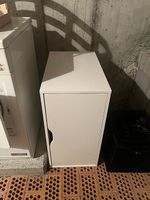 Kleiner Schrank / Stauraumschrank