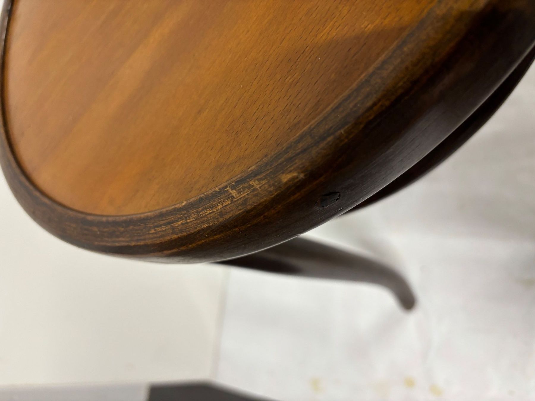 Horgen Glarus Sgabelli: Alter Horgen-Glarus Hocker Designklassiker – Usato da rotkreuz venduto da baudisch 7