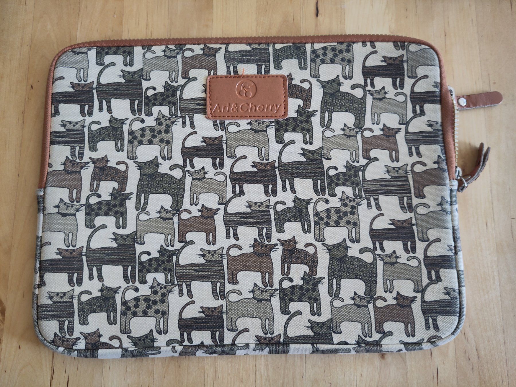 Taschen: Laptophülle Katzen 14 Zoll – Gebraucht aus Winterthur von viv_t9wj