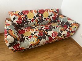 Zweisitzer Sofa mit Blumenmuster