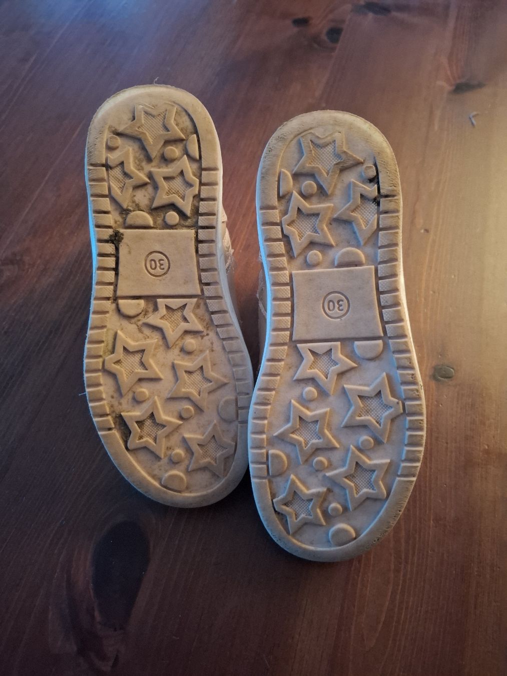 Chaussures garçon: Turnschuhe Gr 30 – D'occasion à Hätzingen par Snoopi84 2