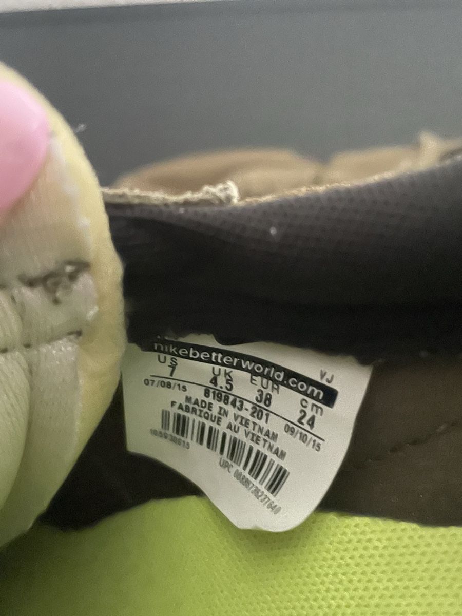 Nike Herrenschuhe: NIKE Sneaker, Grösse 38, Farbe olivgrün – Gebraucht aus Oberdiessbach von ram_b26k 3