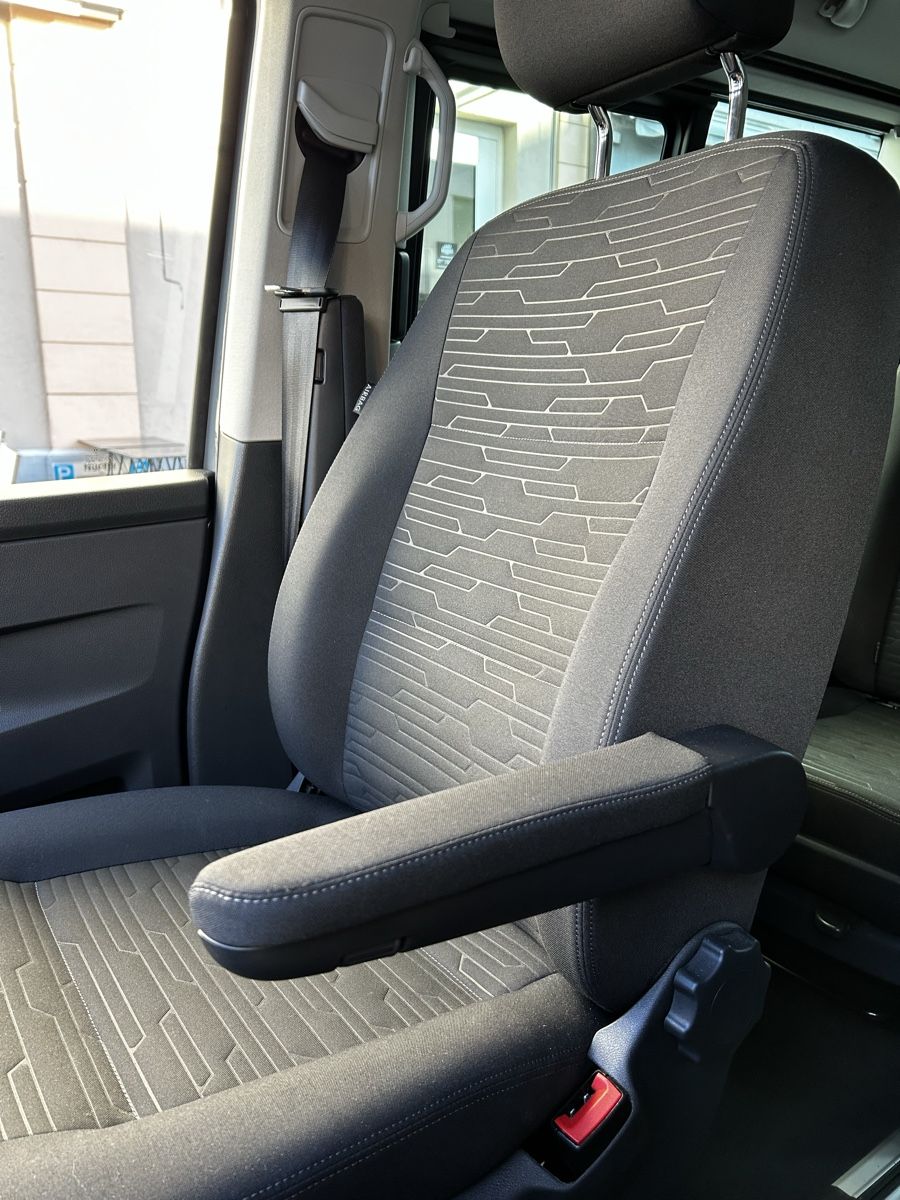 VW Automobili: VW Multivan T6.1 Family – Usato da Zug venduto da Bure0 6