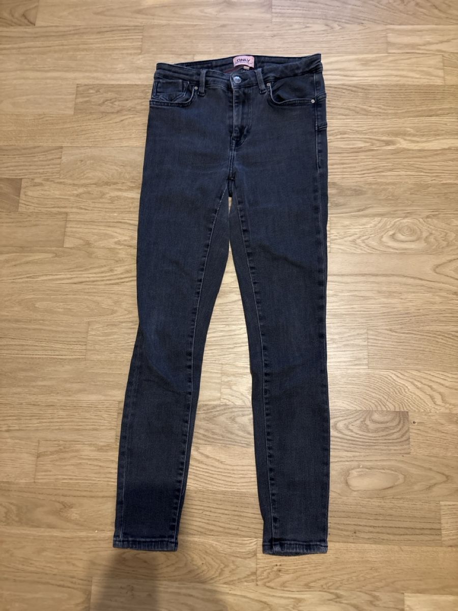 Only Jeans: Only Jeans M/30 – Gebraucht aus Rünenberg von ZwergLi100