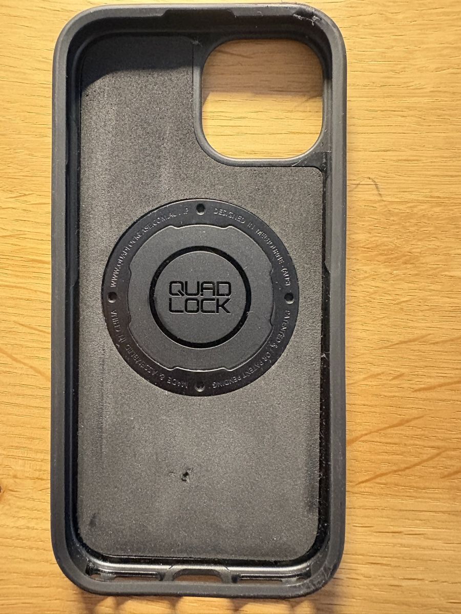 Quad Lock Covers & Schutzfolien: Quad Lock iPhone 15 MagSafe – Gebraucht aus Hinwil von YoloSwaggot 1