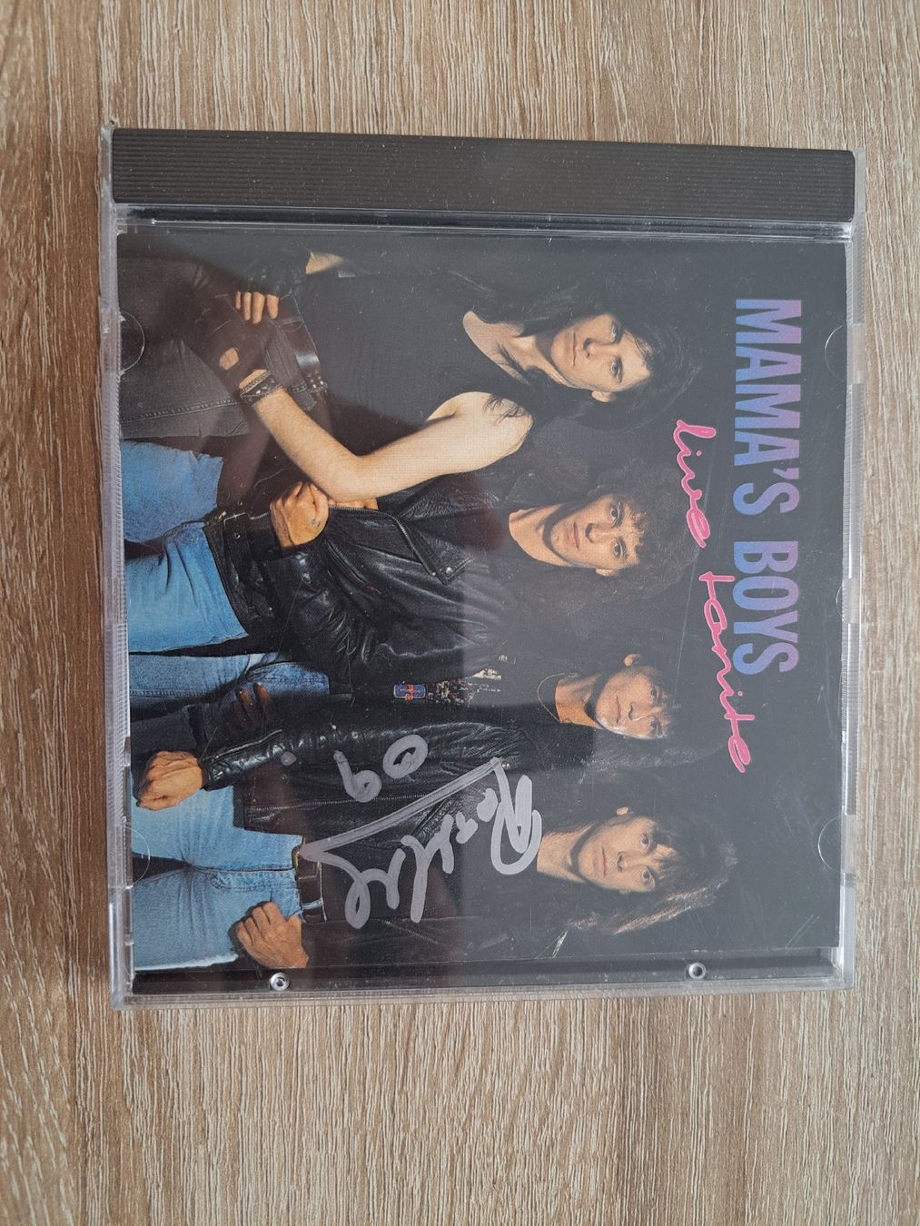 CDs: Mama's Boys - live tonite - CD signé – Gebraucht aus Sierre von ronhextall