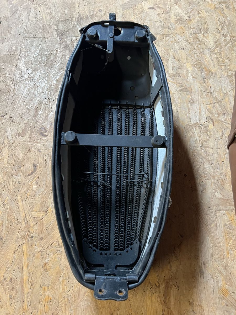Vespa Tutti pezzi di ricambio per scooter: Vespa 50 Special Sitzbank – Usato da Binningen venduto da Giusi. 2