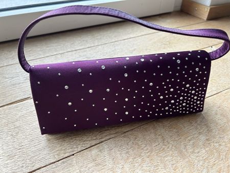 Elegante Abendtasche, violett, mit Strass verziert
