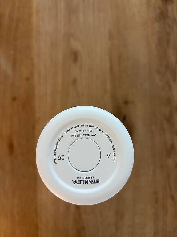 Stanley Trinkflaschen & Thermosflaschen: Stanley Thermobecher 591 ml  neuwertig – Gebraucht aus Dietikon von Julia.obers 3
