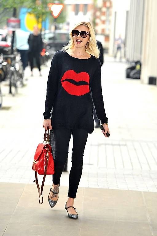 Pullover & Sweatshirts: Strickpullover von Hallhuber mit XXL Lippe – Gebraucht aus St. Gallen von Sabrinaaa