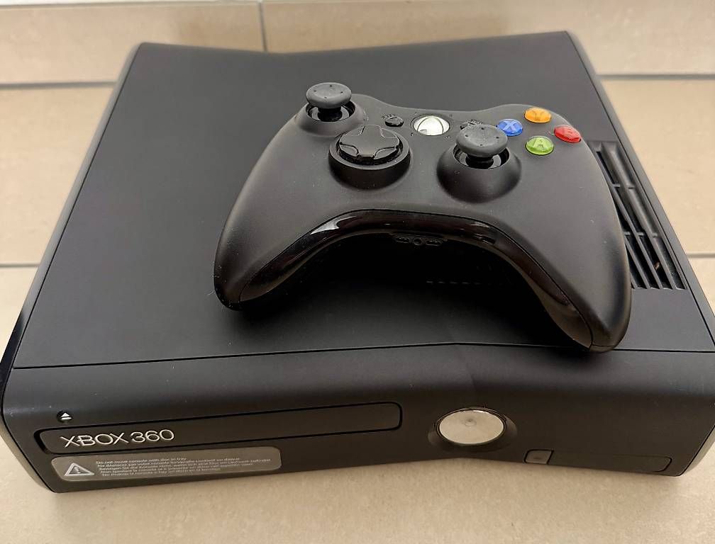 Microsoft Konsolen: Xbox 360 Bundle - Kinect + Controller + 6 Spiele – Gebraucht aus Triengen von chanti99 1