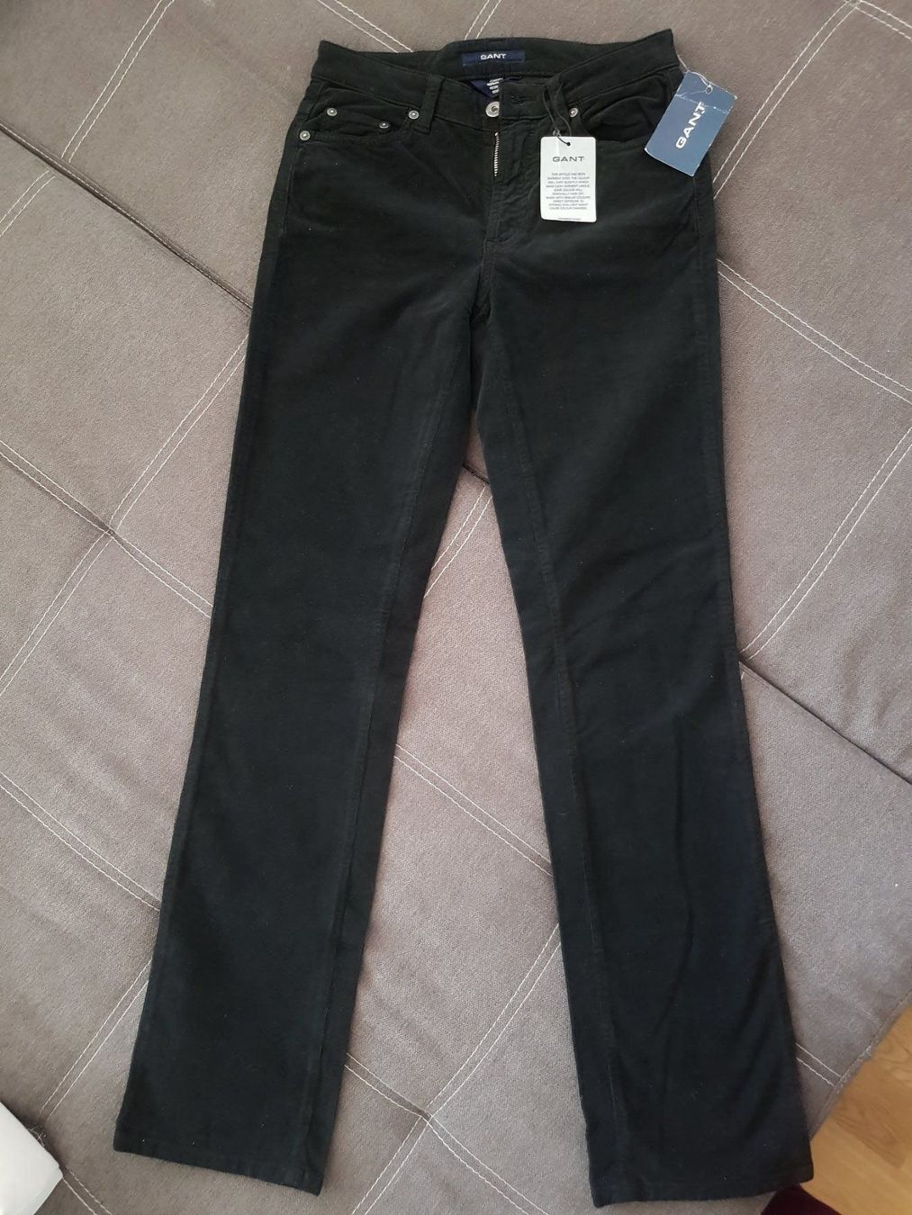 Gant Pantaloni: Samthose von GANT Gr.26 – Nuovo e nell'imballaggio originale da Reinach AG venduto da innamac