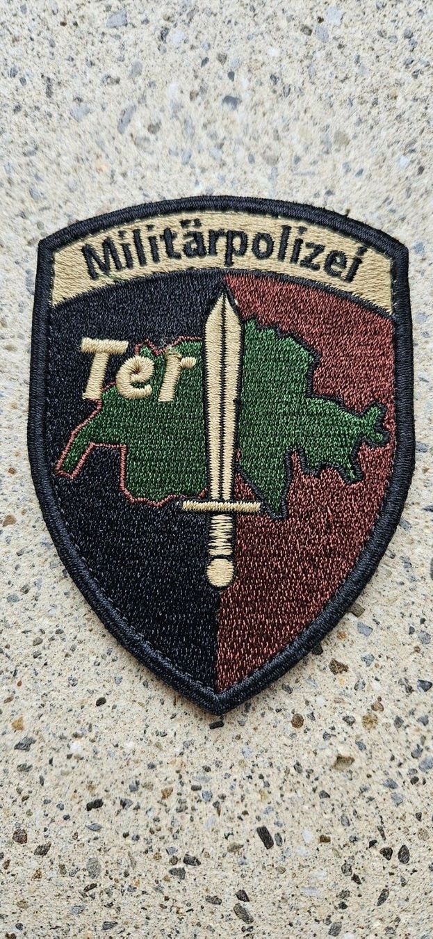 Schweizer Armee Plaketten & Abzeichen: *** Badge Militärpolizei mit klett *** – Neu und originalverpackt aus Riedholz von fr_sIruP