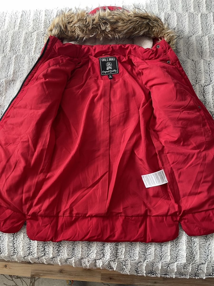 C&A Giacche & Cappotti: Warm roter Winterparka mit Kapuze   – Usato da Rothenburg venduto da keny79z5 1