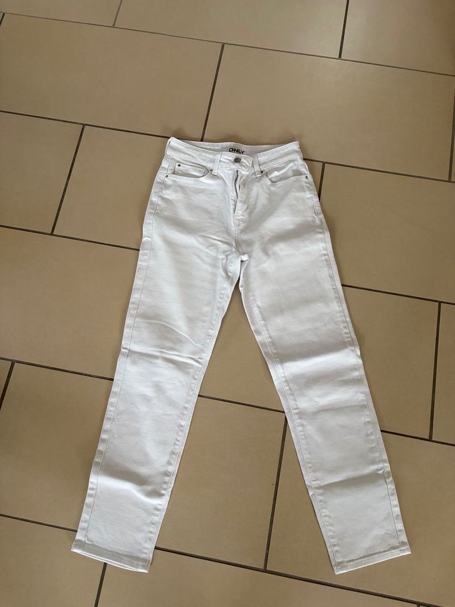 Only Jeans: Jeans blanc Only, taille 32 – Gebraucht aus Vouvry von Prune-el