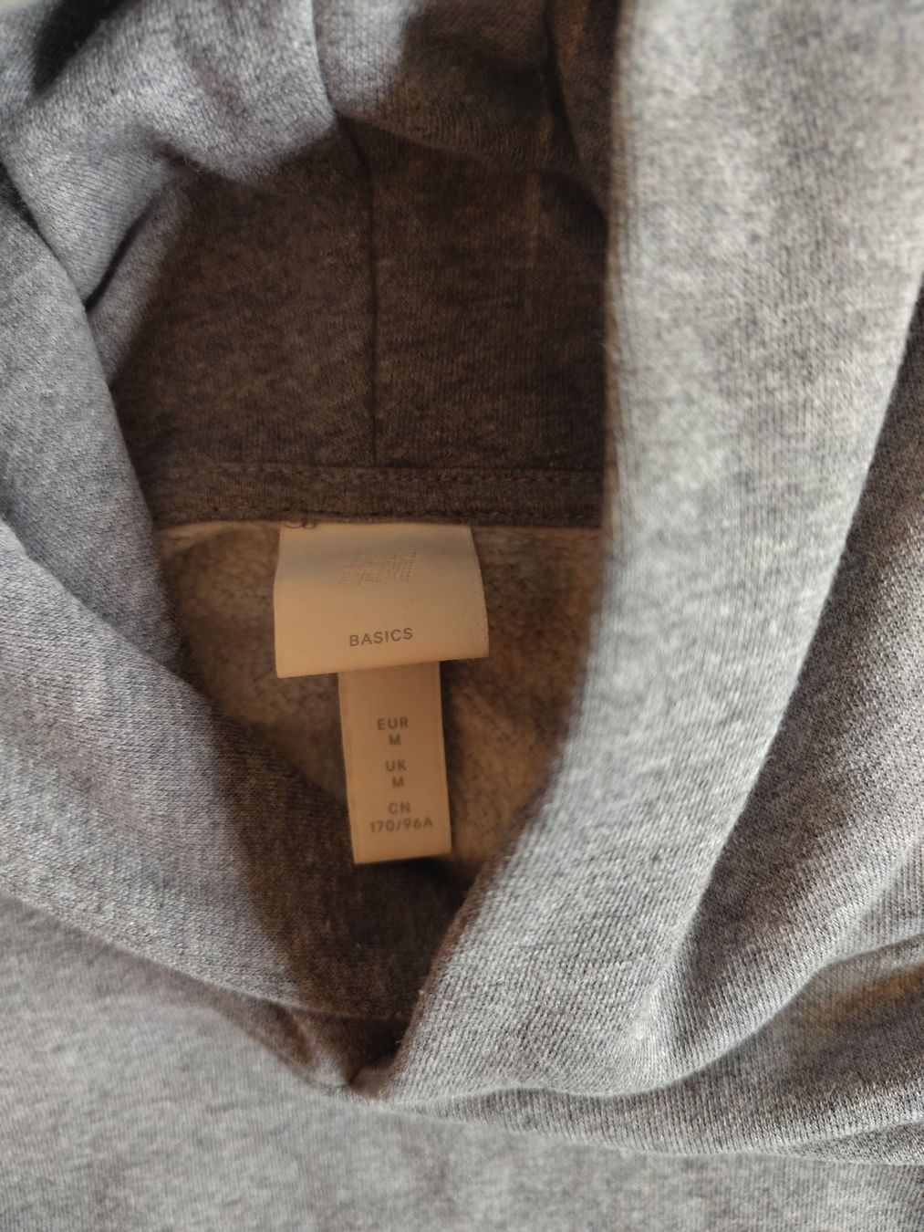 H&M Maglioni & Felpe: Hoodie – Usato da Bern venduto da Linii 1