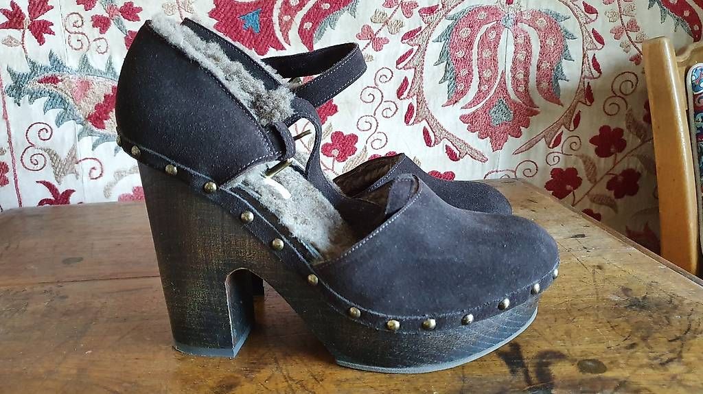 Scarpe da donna: Lederabsatzschuhe mit Fell Gr.39 – Usato da Oberrieden venduto da Taramara 3