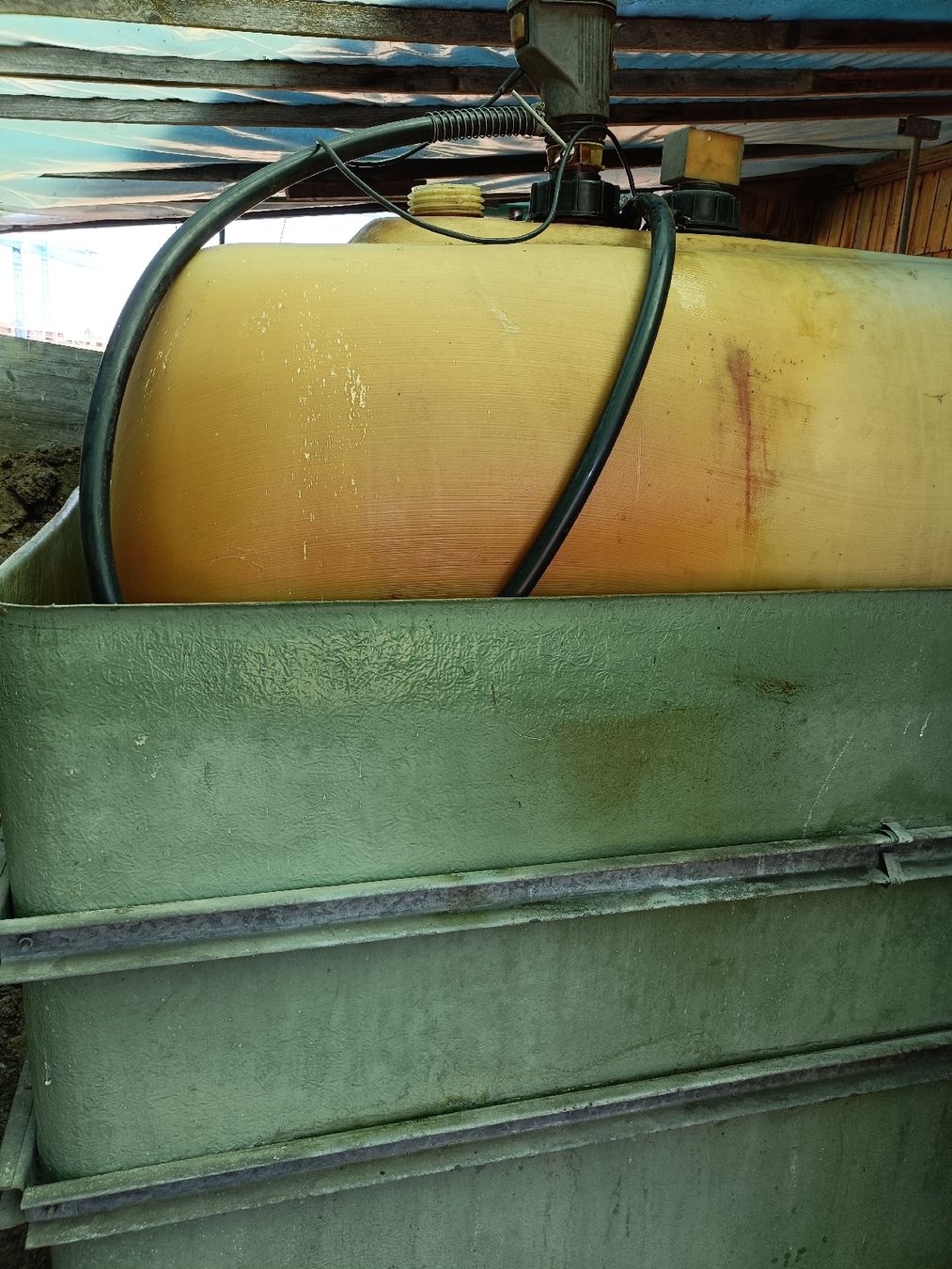 Heizung: Öeltank 2000Liter mit Ölpumpe  – Gebraucht aus Dällikon von sts_99cn 1