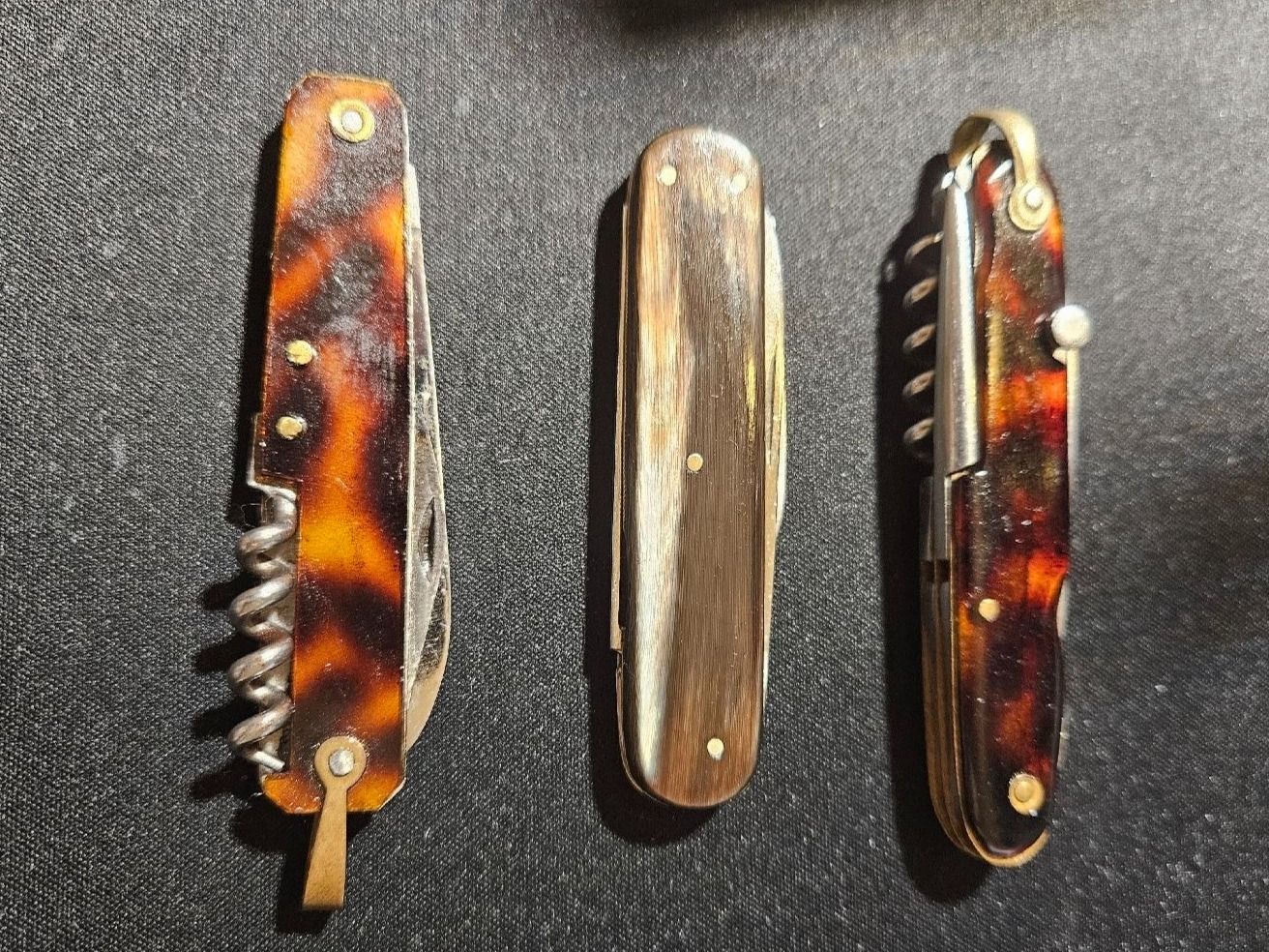 Couteaux de poche: 3 Taschenmesser – Défectueux à Bern par Respirit 2