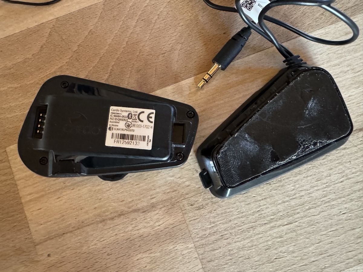 Cardo Kopfhörer: Cardo Freecom 4+ Kit Intercom  occassion – Gebraucht aus Les Mosses von lynel 4