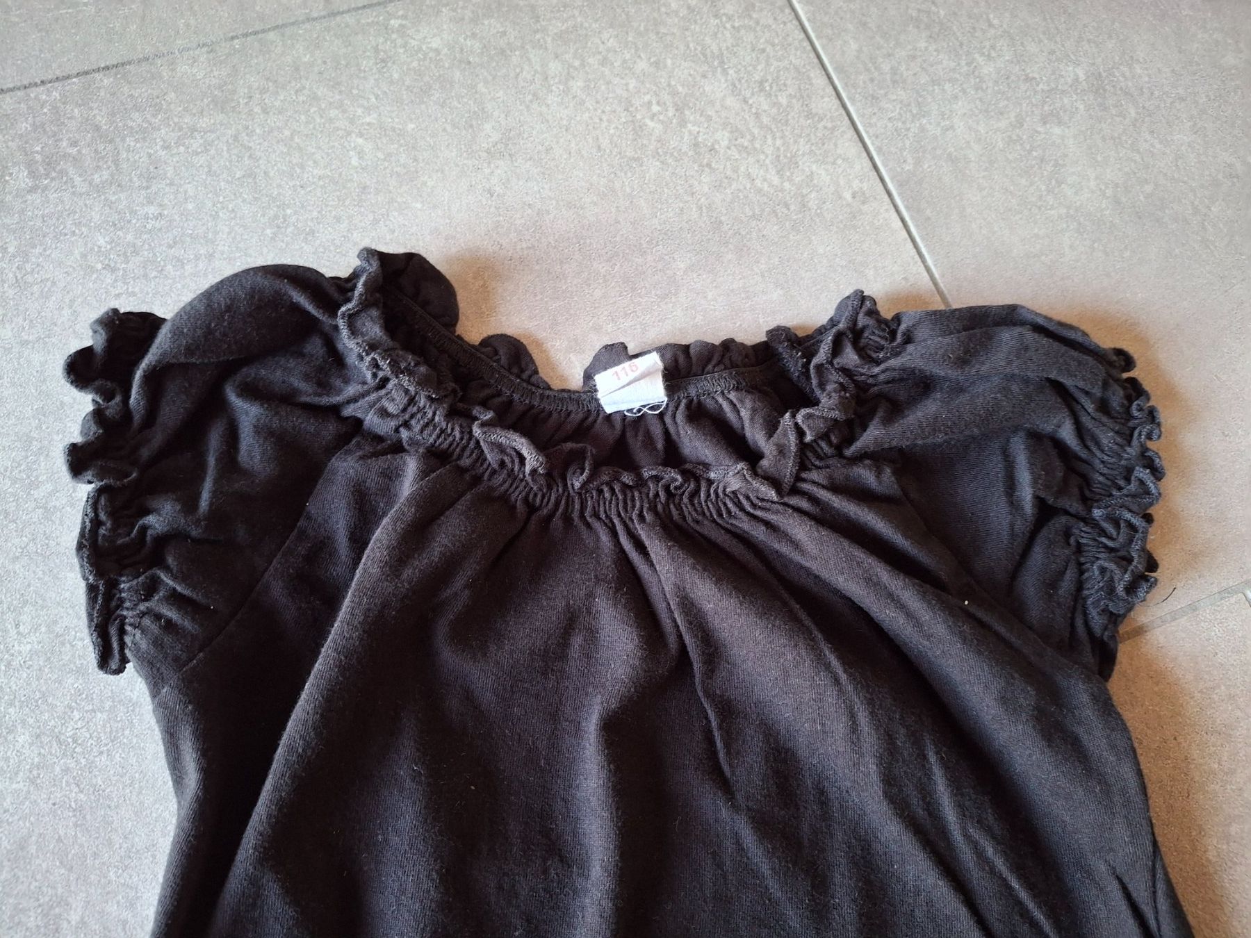 Camicette, T-shirt & Top: Schwarzes T-Shirt Bio Grösse 116 – Usato da Wiesendangen venduto da troawus 3