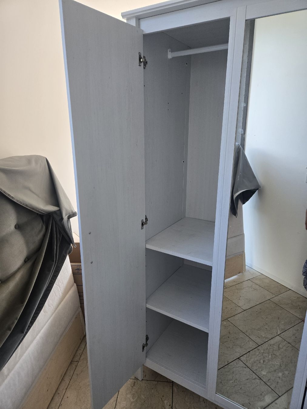 Armadi: Kleiderschrank Weiss 190x130 – Usato da Zürich venduto da ang_2ggt 1