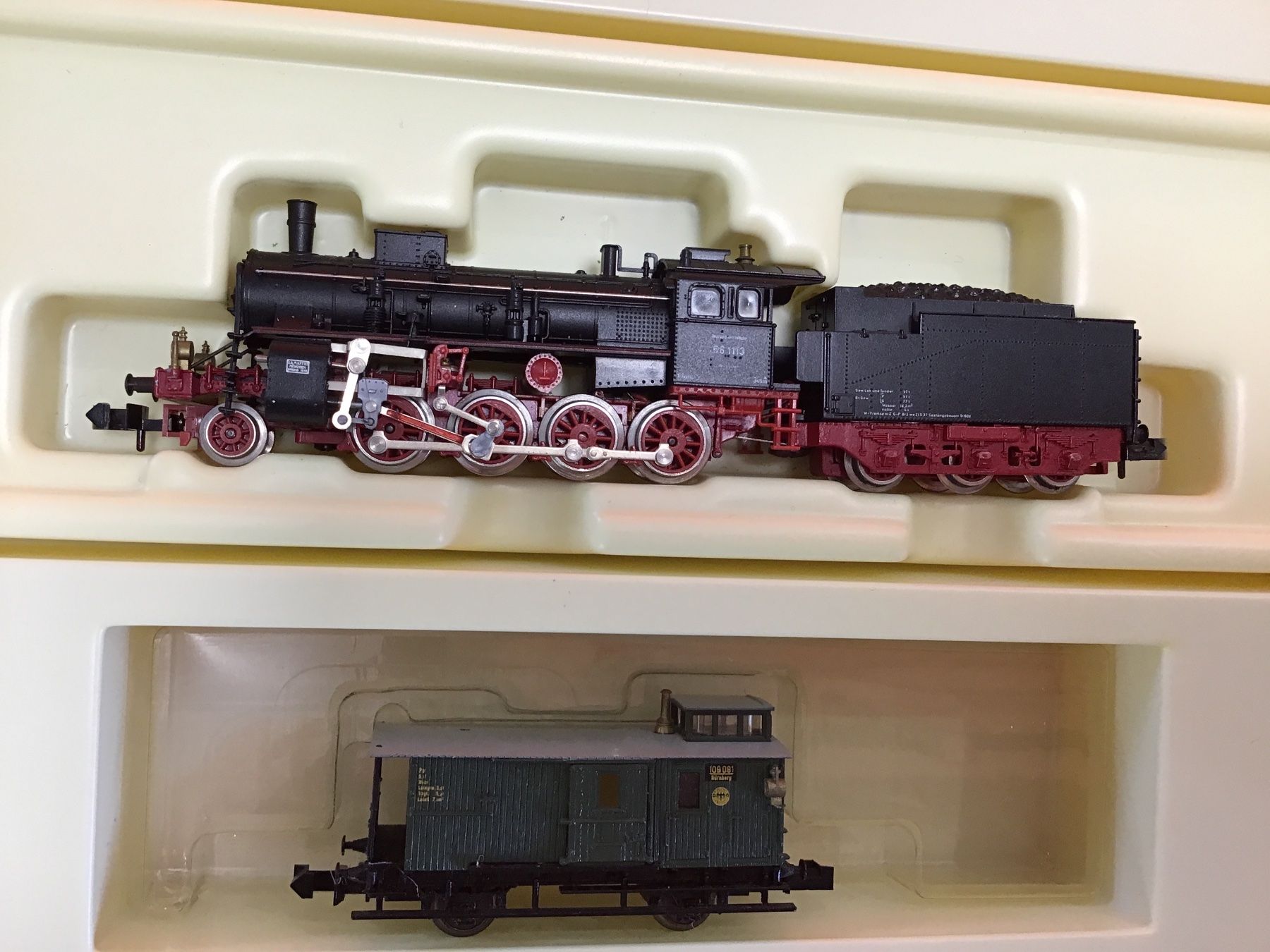 Trix Modelleisenbahnen: Dampflokomotive und Gueterwagen Set MINITRIX N – Gebraucht aus Männedorf von Modelle-aller-Art 1