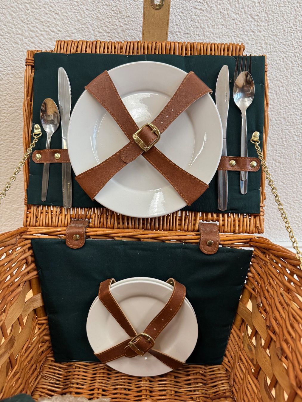 Sonstiges für Haushalt & Wohnen: Picknickkorb inkl. Zubehör – Neu und originalverpackt aus Horgen von Grizzly83 5