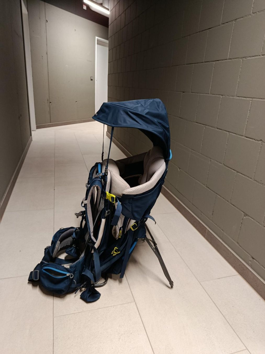 Deuter Sacs à dos: Kindertrage / Wanderrucksack – D'occasion à Emmen par Huwiler2013