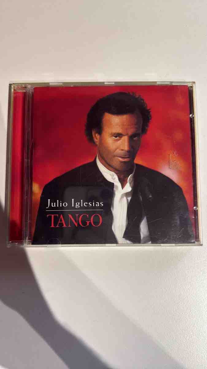 CD: CD Julio Iglesias Tango – Usato da Bionnens venduto da yet_rzc2