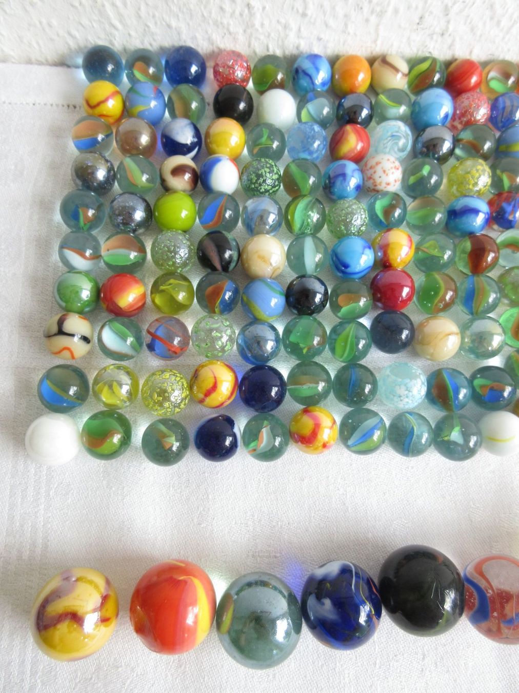 Sonstiges Spielzeug & Basteln: 217 bunte Glasmurmeln – Gebraucht aus Binningen von  1