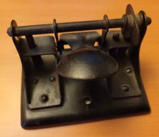 Antiker Locher ca. 150 Jahre alt - funktioniert
