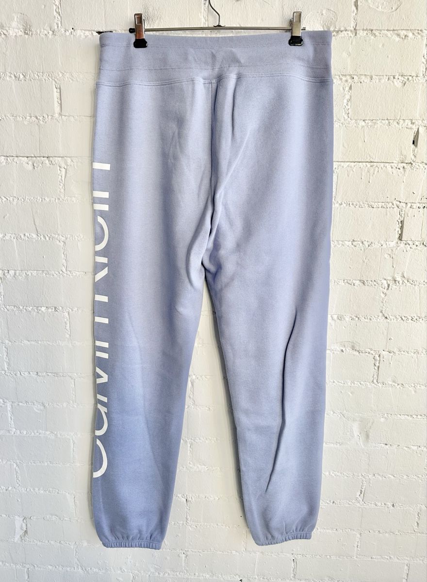 Calvin Klein Pantaloni: Neue lila Calvin Klein Jogginghose / Gr. M – Nuovo (secondo la descrizione) da Bern venduto da Fraeuleinhonig 7