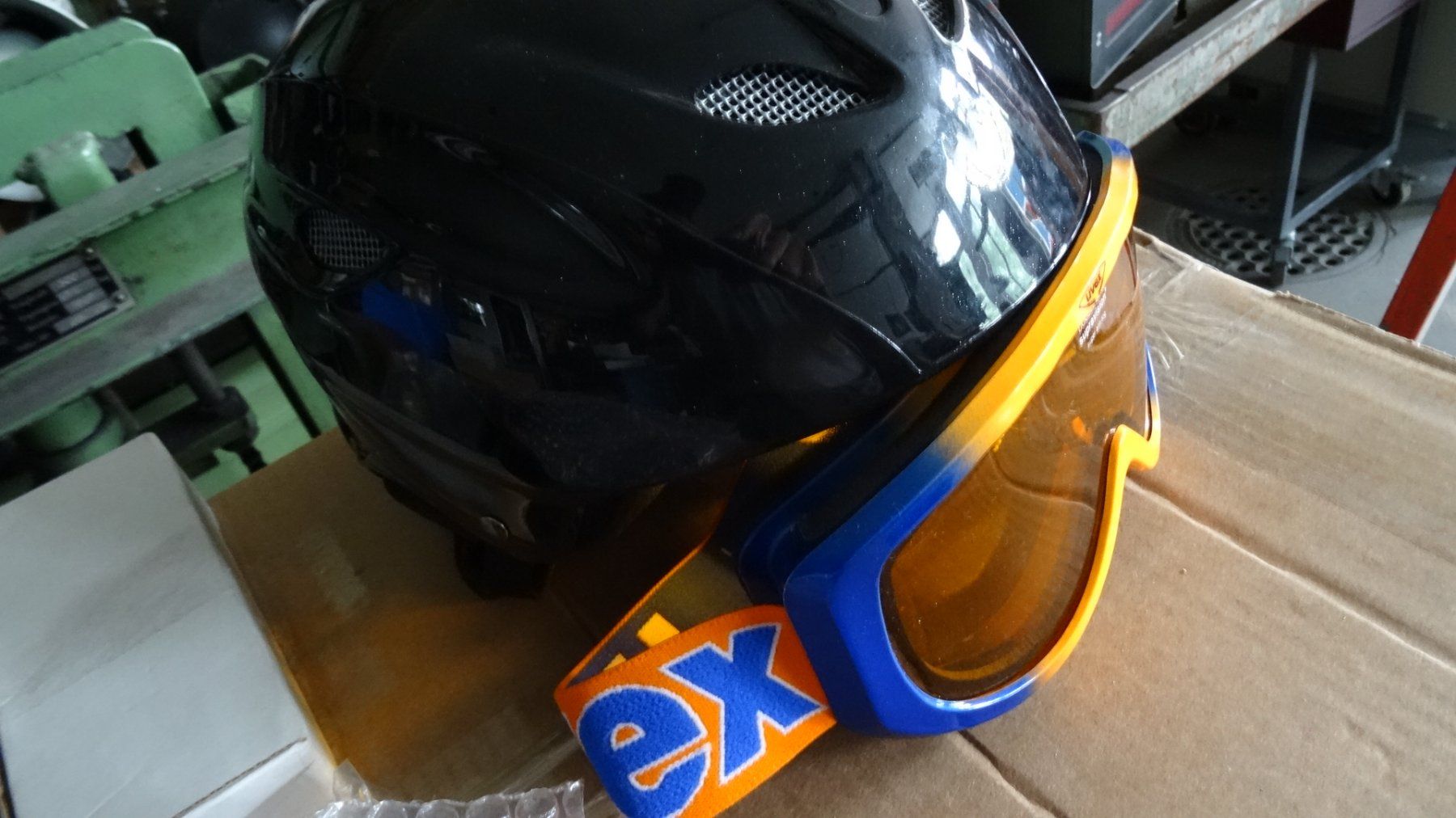 Caschi: Kinder Skihelm Brille UVEX – Usato da Sulz LU venduto da simula2