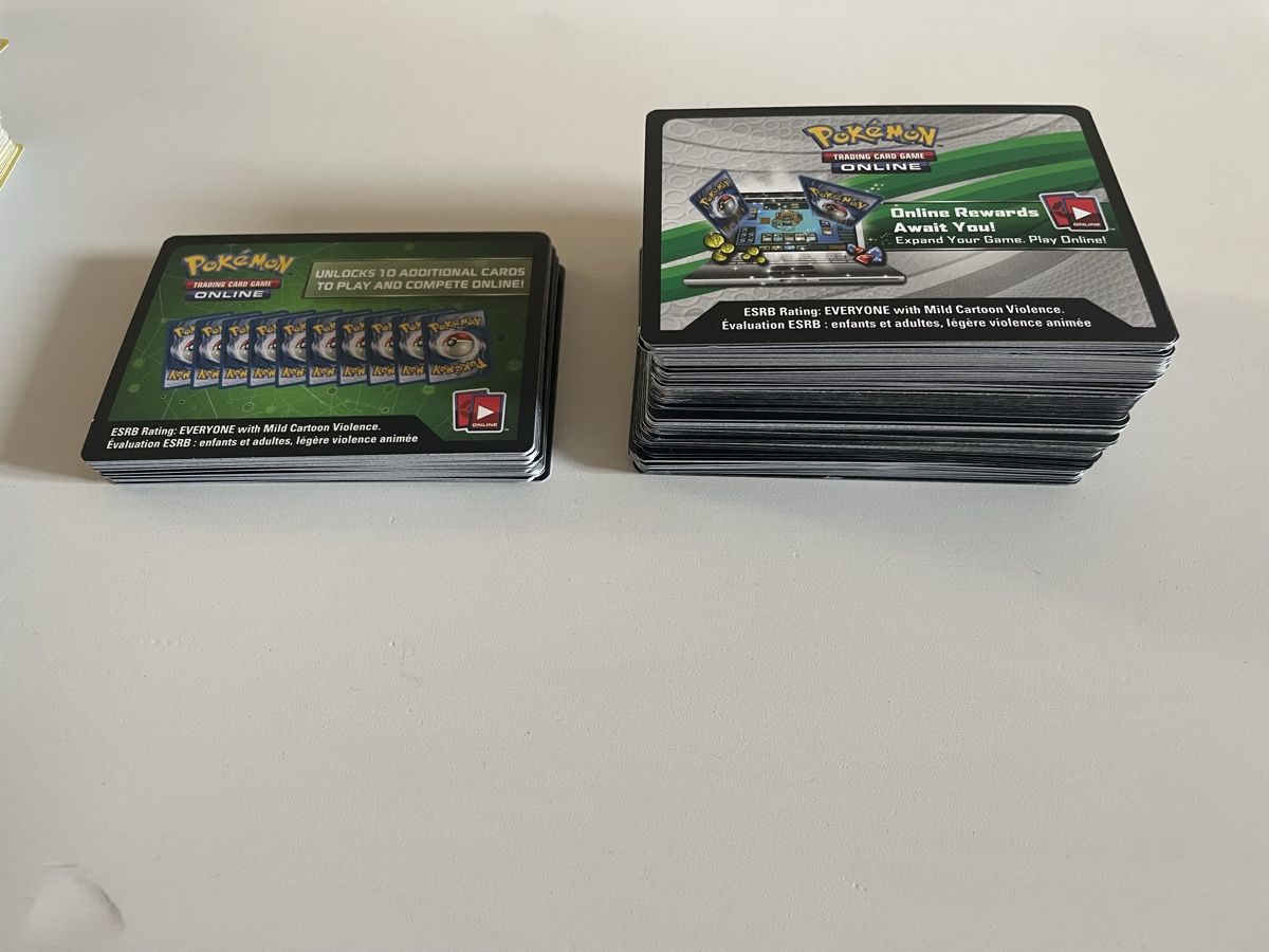 Pokémon Carte collezionabili: Lot de 172 codes Pokémon online anglais non utilisés – Nuovo (secondo la descrizione) da Montreux venduto da loic_13 1